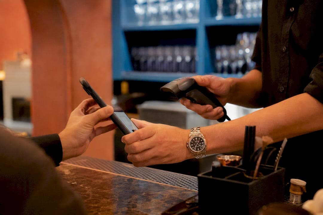 Server scanning digital loyalty card
