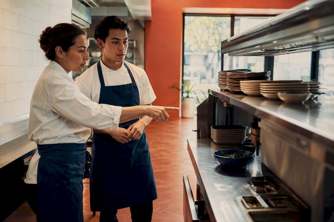 90 Day Restaurant Onboarding Checklist and Templates for Managers